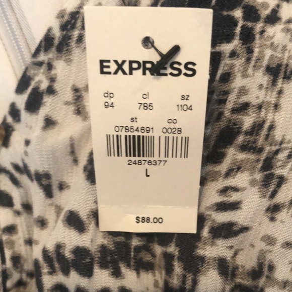 NWT Express Dress High-Lo SZ L V Neck Short Sleeve Blue/Gray/White Flowy - Picture 14 of 15